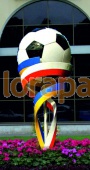 Футбольный МЯЧ с флагом, цветочница с декоративным мячом